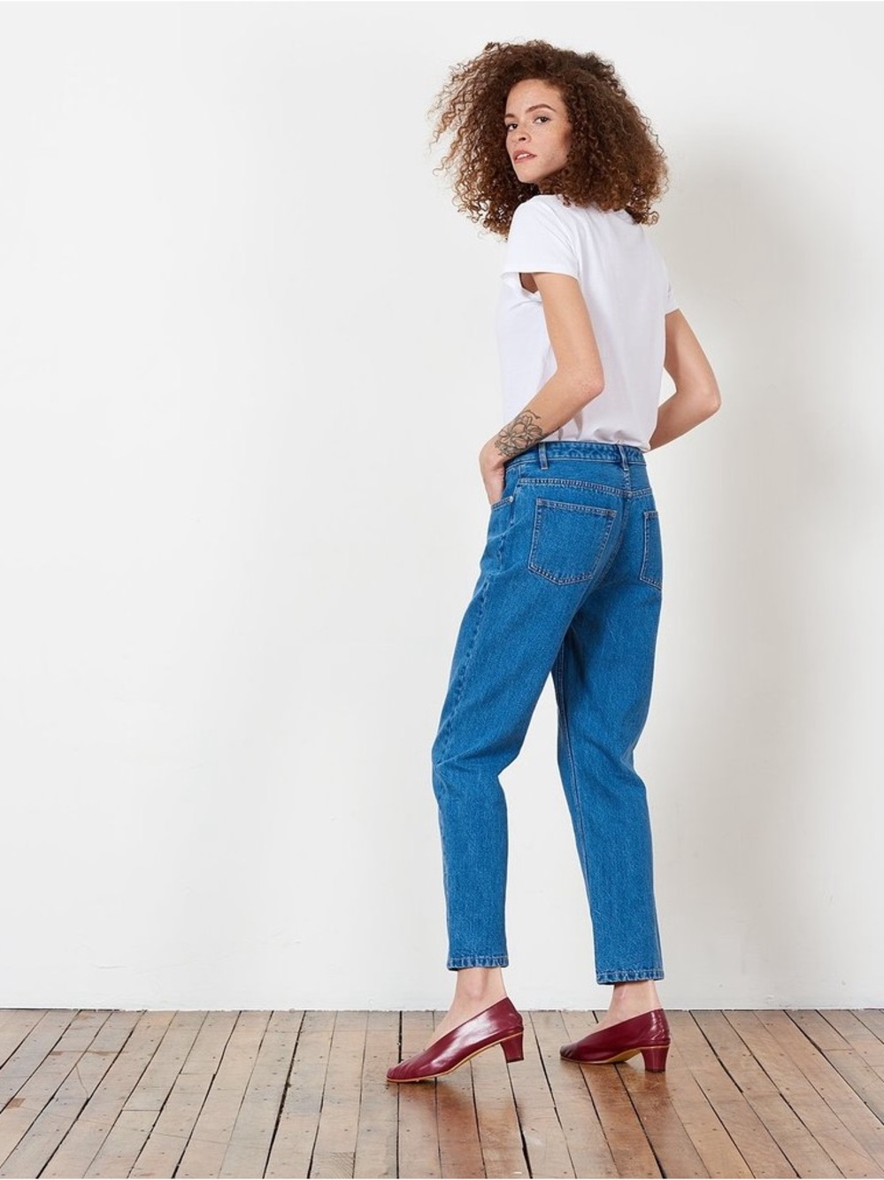 A.P.C. Jeans 80s Style Medium Wash High Rise Ankle Length sz 24 Stretch Denim